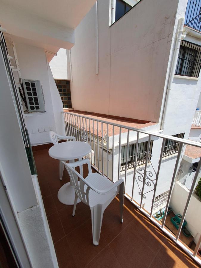 1ºa Escobar Apartment Нерха Екстериор снимка